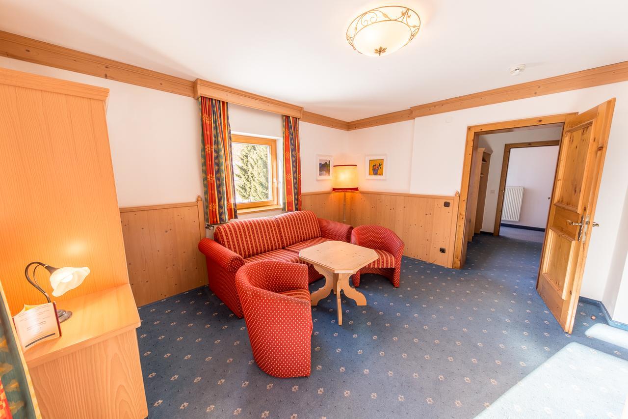 Hotel Karl Schranz ซังคท์อันทอนอัมอาร์ลแบร์ก ภายนอก รูปภาพ