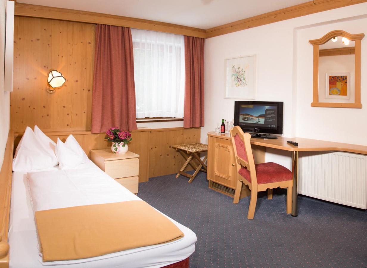 Hotel Karl Schranz ซังคท์อันทอนอัมอาร์ลแบร์ก ภายนอก รูปภาพ